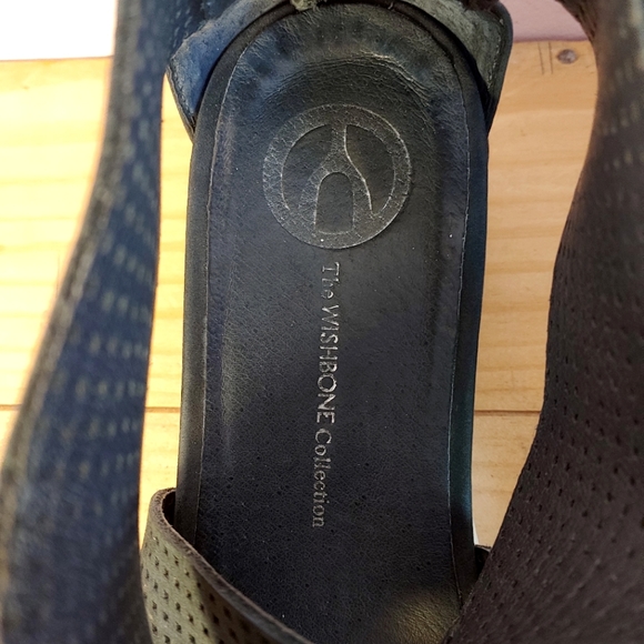 Wishbone Penelope black leather sandals women's size 7.5 US - Picture 5 of 7